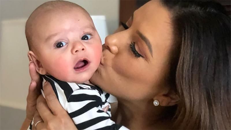 Ева Лонгория поехала в Австралию с новорожденным сыном: фото Ева Лонгория поехала в Австралию с новорожденным сыном: фото