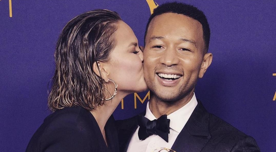 Кріссі Тейген з чоловіком відсвяткували річницю шлюбу Кріссі Тейген з чоловіком відсвяткували річницю шлюбу