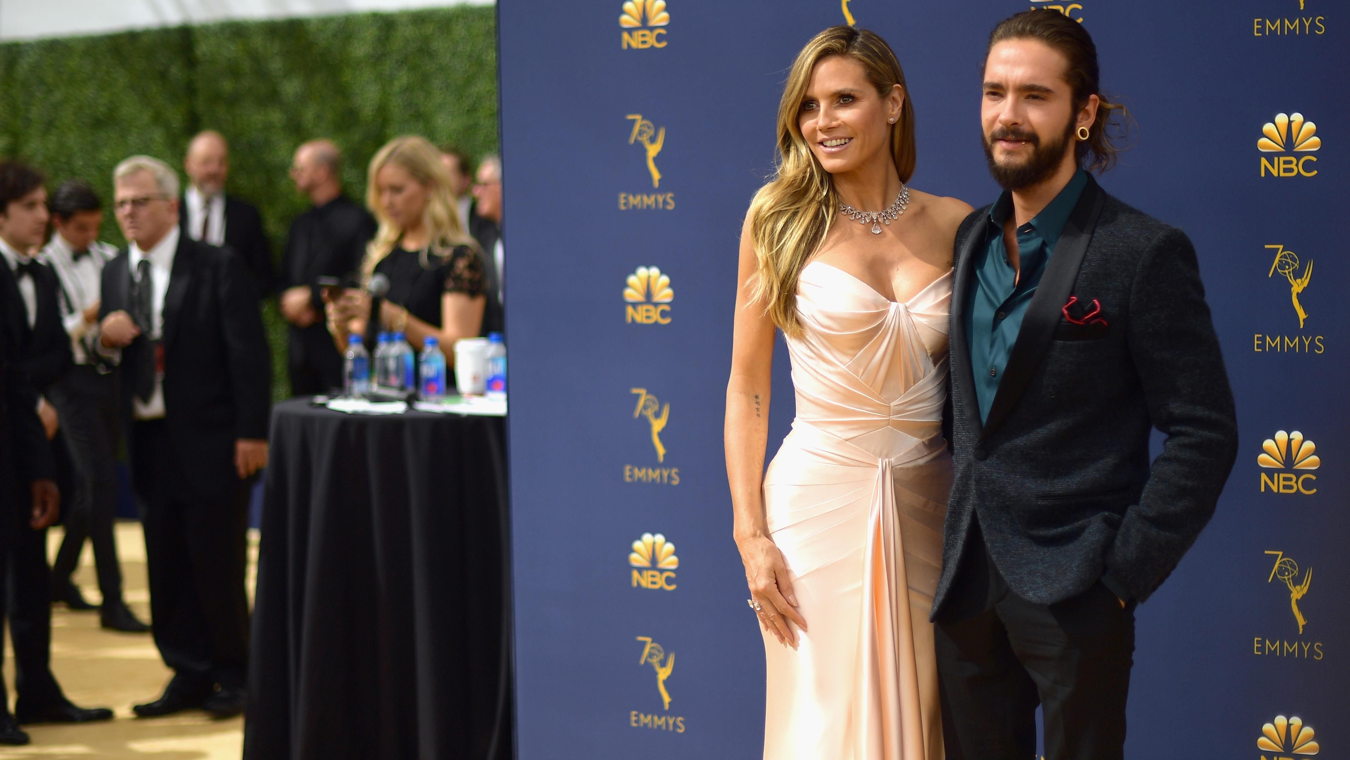 Закохана Хайді Клум з’явилась на "Еммі" з молодим бойфрендом Закохана Хайді Клум з’явилась на "Еммі" з молодим бойфрендом