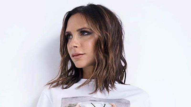 Виктория Бекхэм исполнила зажигательный танец под песню Spice Girls: видео Виктория Бекхэм исполнила зажигательный танец под песню Spice Girls: видео