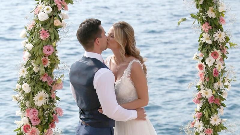 Пишногруда модель Ріан Сагден вийшла заміж: фото церемонії Пишногруда модель Ріан Сагден вийшла заміж: фото церемонії