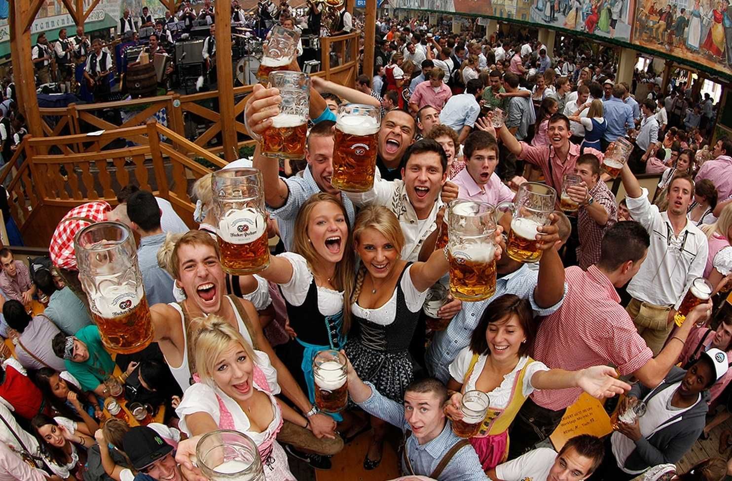 У Мюнхені стартувавав пивний фестиваль "Октоберфест": фото та відео 