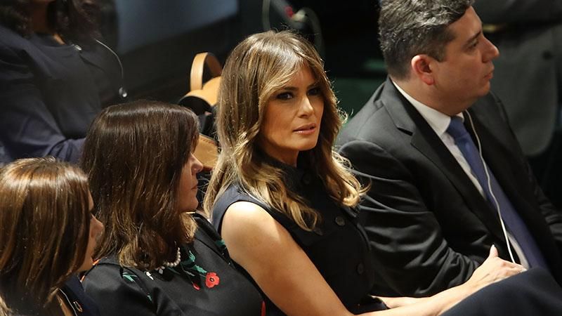 Меланія Трамп у стильній сукні відвідала відкриття Генасамблеї ООН: фото Меланія Трамп у стильній сукні відвідала відкриття Генасамблеї ООН: фото