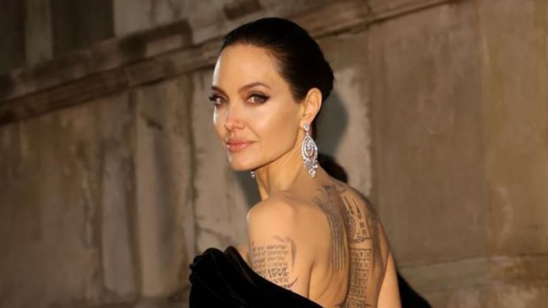 Анджеліна Джолі приміряла незвичний образ у новому фільмі: перші фото