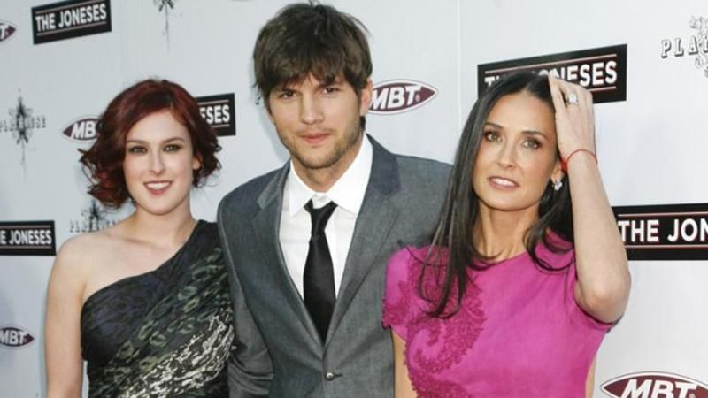 Ештон Кутчер віддав півбудинку доньці екс-дружини: несподівані деталі Ештон Кутчер віддав півбудинку доньці екс-дружини: несподівані деталі