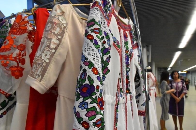 У Львові учасниці бойових дій дефілювали в одязі від українських дизайнерів: фото та відео У Львові учасниці бойових дій дефілювали в одязі від українських дизайнерів: фото та відео