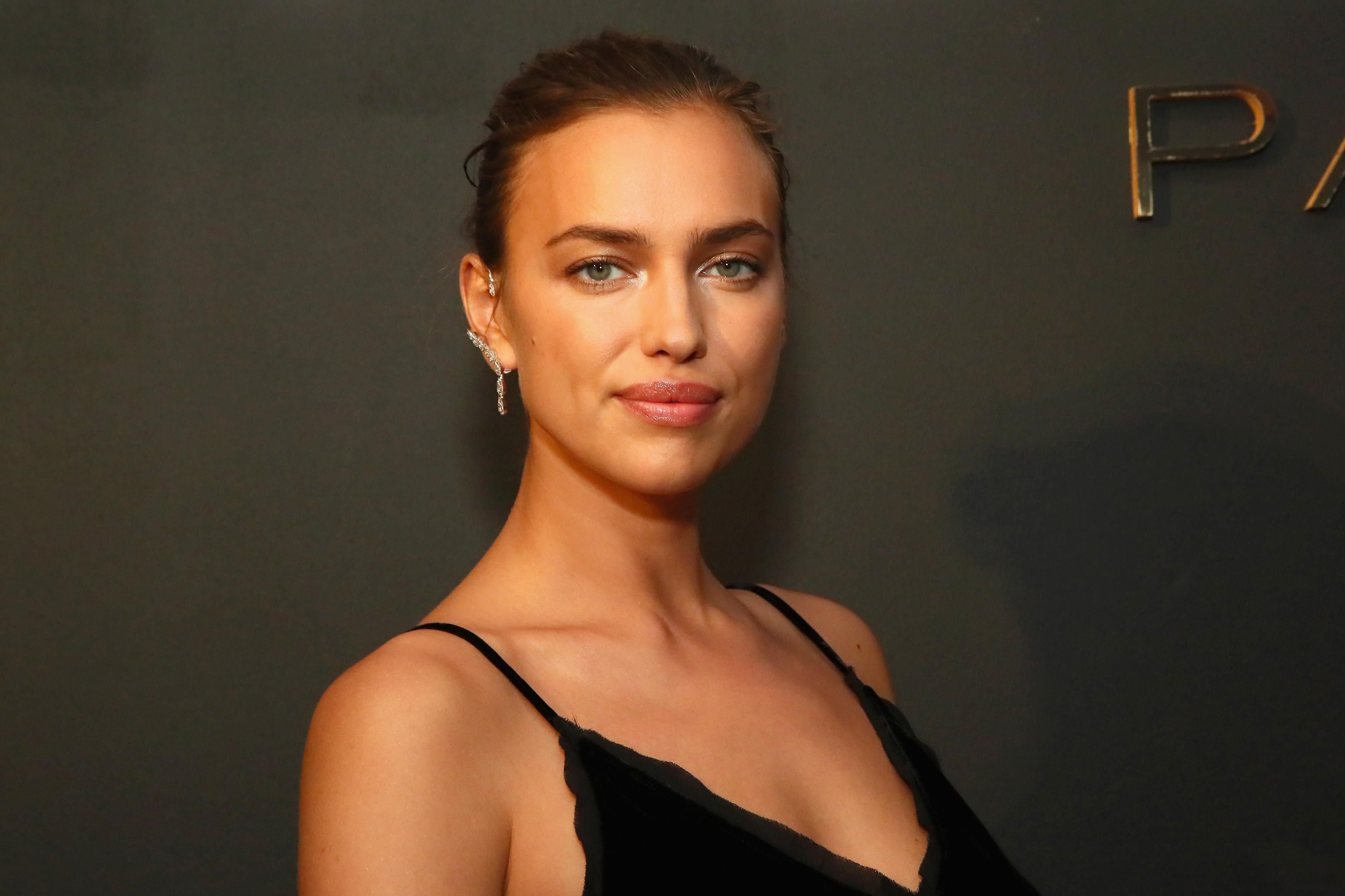 Ірина Шейк без макіяжу прикрасила обкладинку глянцю: фото Ірина Шейк без макіяжу прикрасила обкладинку глянцю: фото