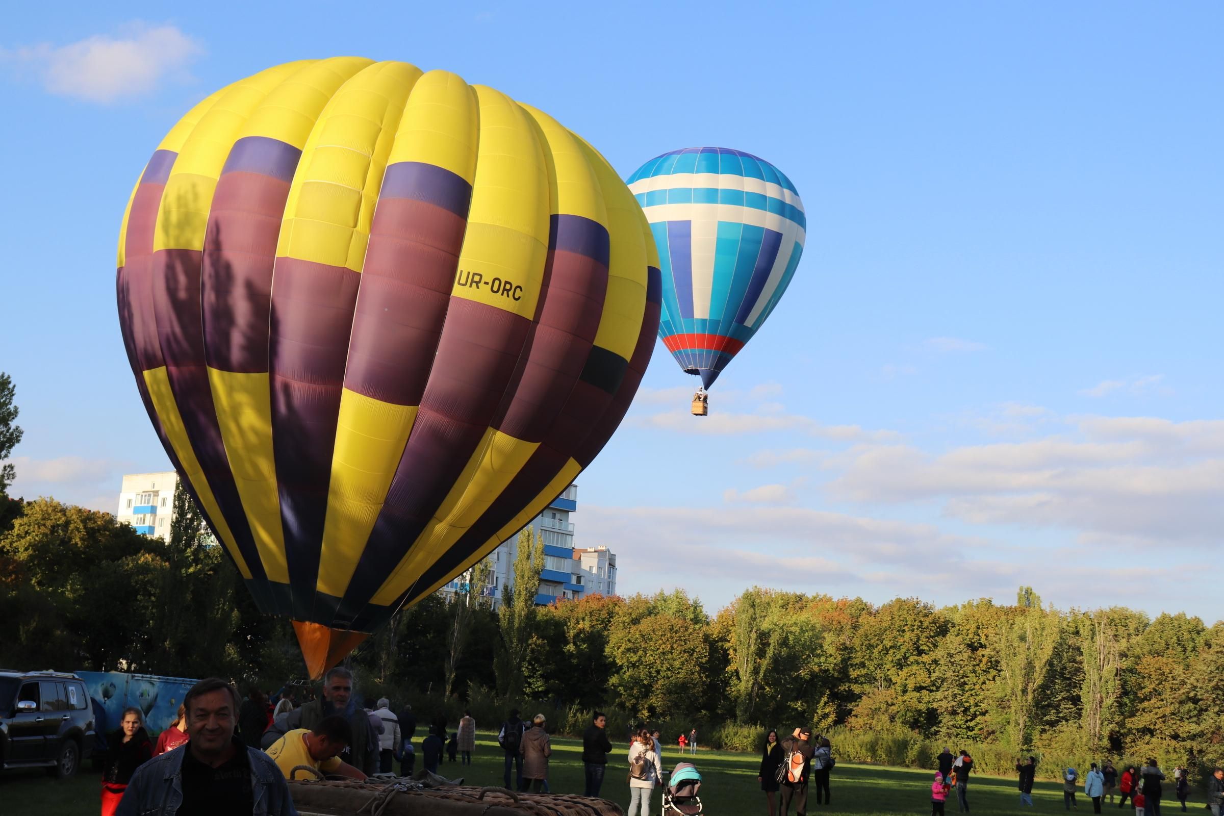 В Умані стартував міжнародний фестиваль повітряних куль: заворожуючі фото В Умані стартував міжнародний фестиваль повітряних куль: заворожуючі фото