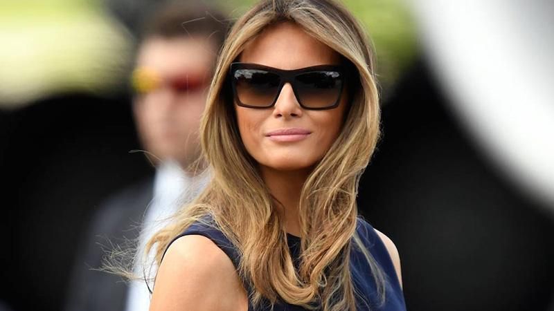 У мережі впізнали прихований символізм вбрання Меланії Трамп: несподівані дані У мережі впізнали прихований символізм вбрання Меланії Трамп: несподівані дані