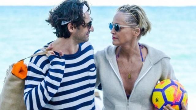 После слухов о расставании Шэрон Стоун отправилась на отдых с молодым возлюбленным После слухов о расставании Шэрон Стоун отправилась на отдых с молодым возлюбленным