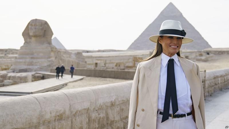 Мелания Трамп посетила Египет: яркие фото