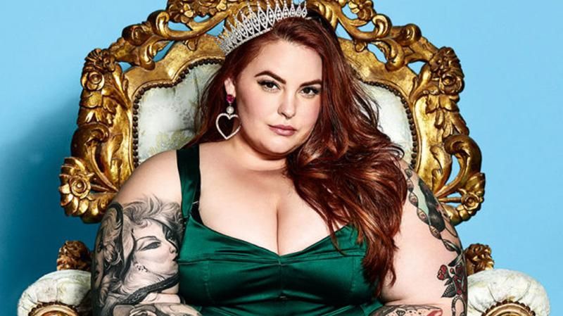 Пишнотіла Тесс Холлідей покрутила сідницями у прозорій сукні: гаряче відео Пишнотіла Тесс Холлідей покрутила сідницями у прозорій сукні: гаряче відео