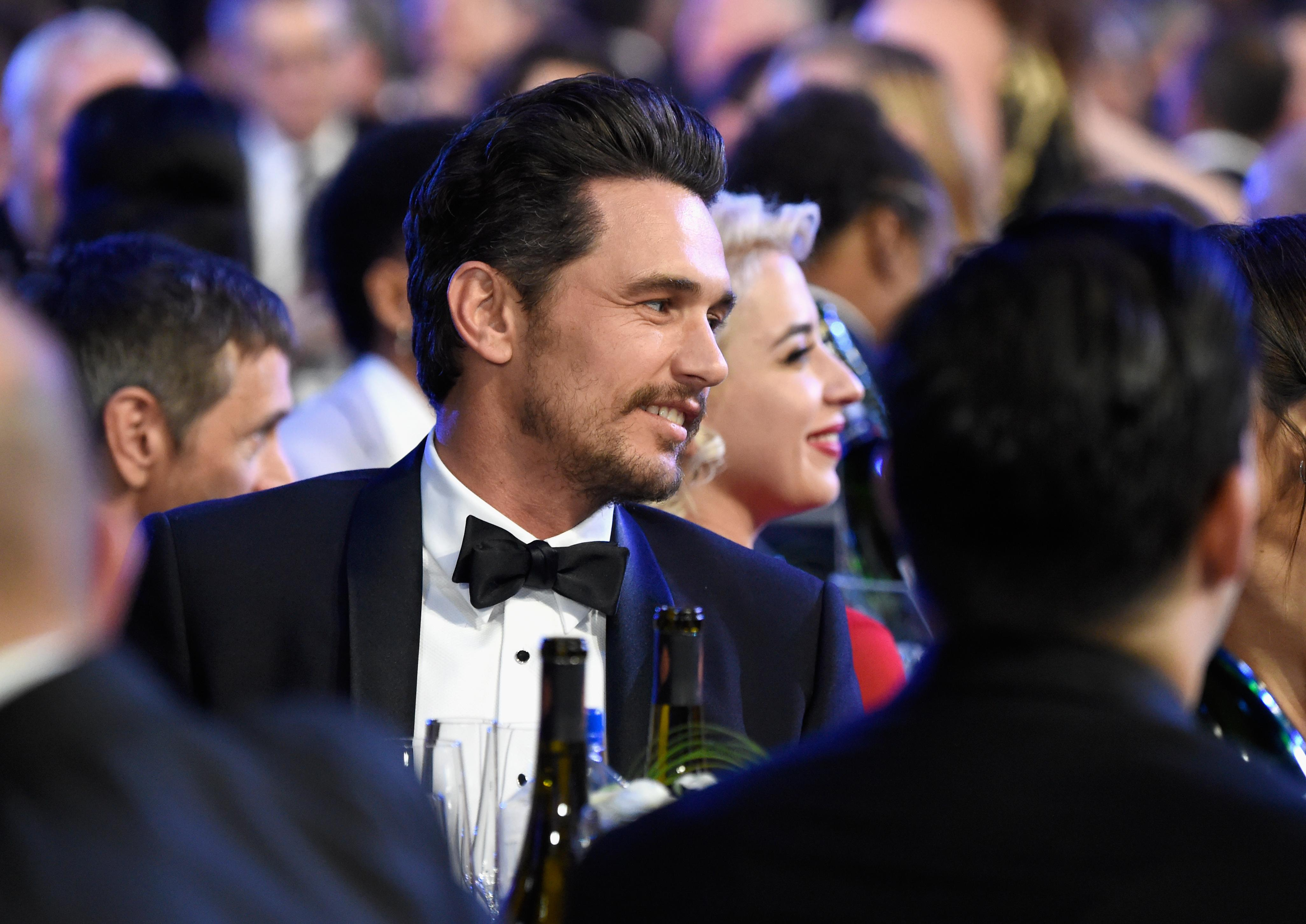 Актриса Бизи Филиппс обвинила Джеймса Франко в агрессивном и жестоком поведении