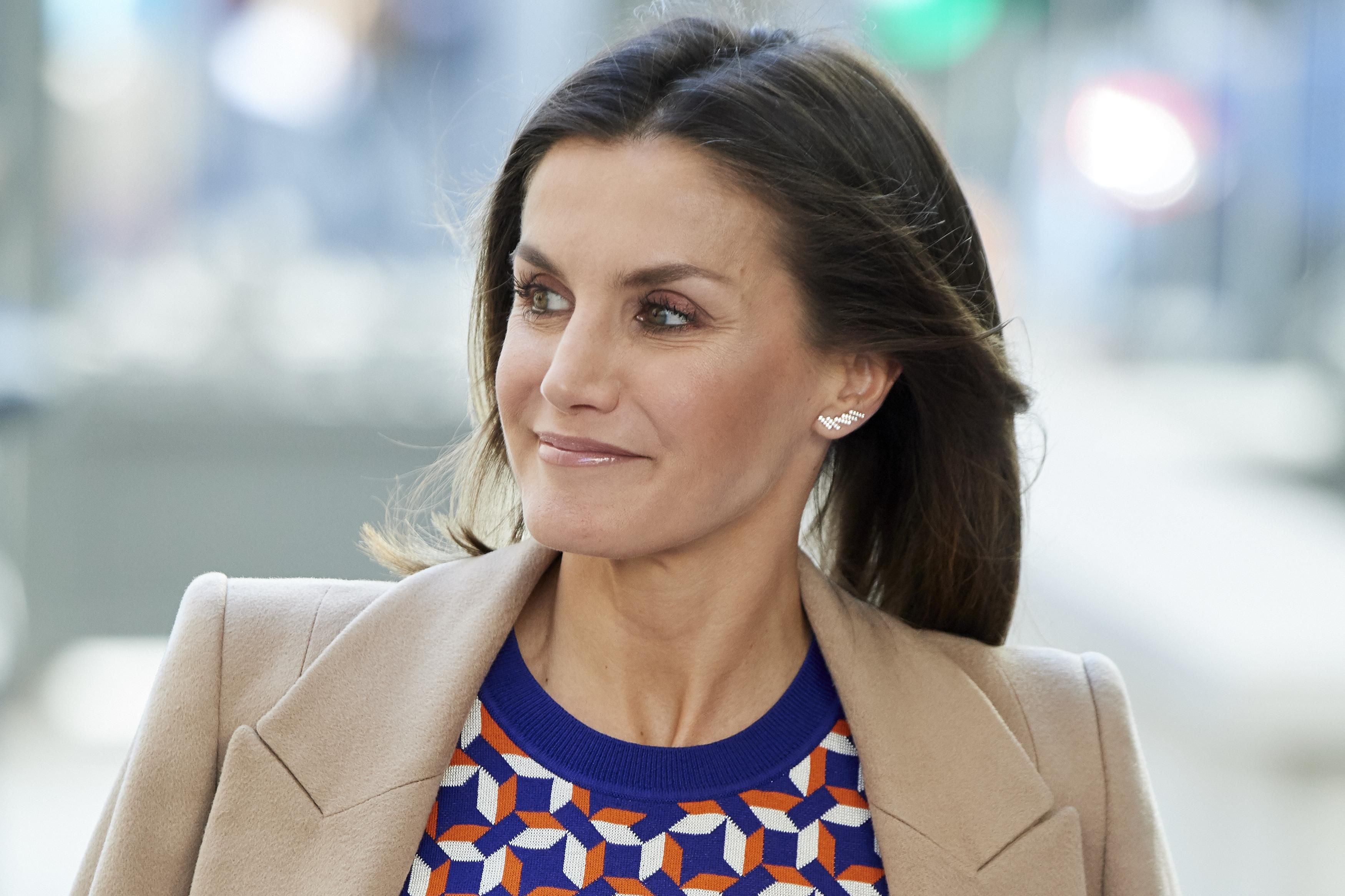 Королева Іспанії Летиція приголомшила стильним вбранням: фото Королева Іспанії Летиція приголомшила стильним вбранням: фото