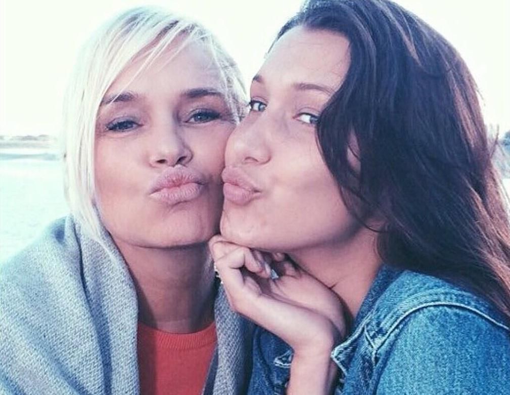 Мама Белли Хадід зворушливо привітала дочку з днем народження: архівні фото Мама Белли Хадід зворушливо привітала дочку з днем народження: архівні фото