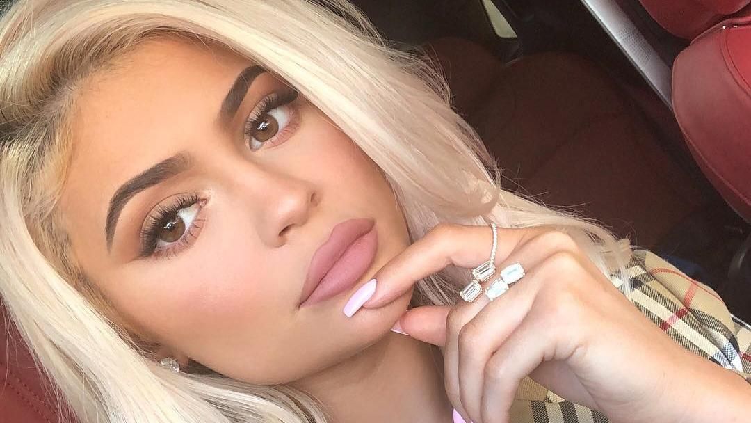 Не удержалась: Кайли Дженнер увеличила губы после отказа от филеров Не удержалась: Кайли Дженнер увеличила губы после отказа от филеров