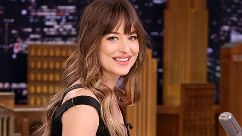 Звезда "50 оттенков серого" Дакота Джонсон впервые прокомментировала слухи о беременности Звезда "50 оттенков серого" Дакота Джонсон впервые прокомментировала слухи о беременности