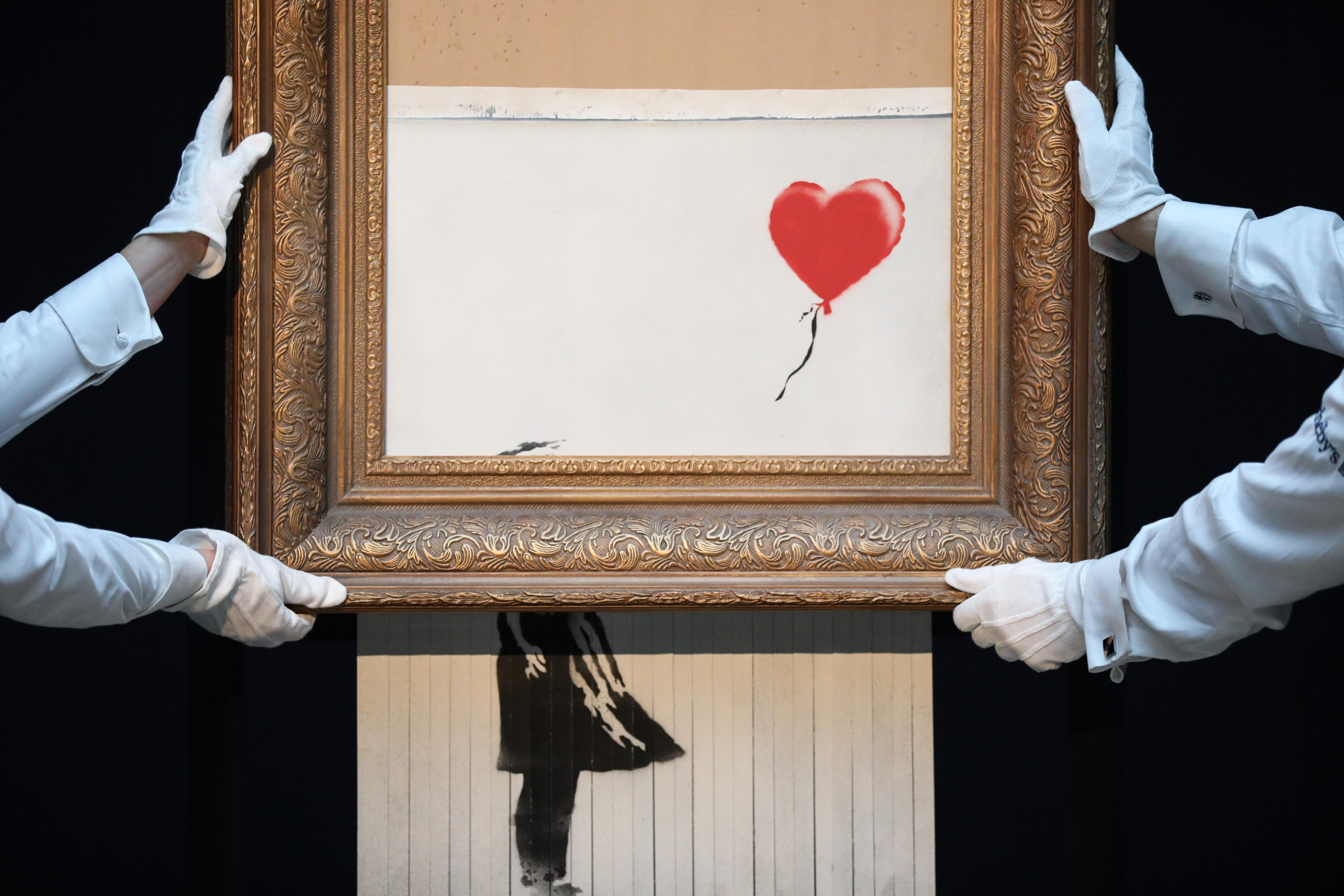 "Любов у сміттєвому кошику": знищена картина Бенксі отримала нову назву і застосування