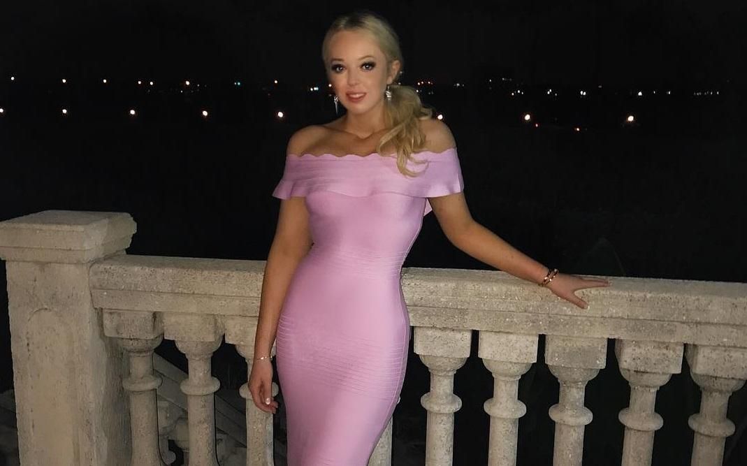 У міні та з яскравим макіяжем: молодша дочка Дональда Трампа відсвяткувала день народження У міні та з яскравим макіяжем: молодша дочка Дональда Трампа відсвяткувала день народження