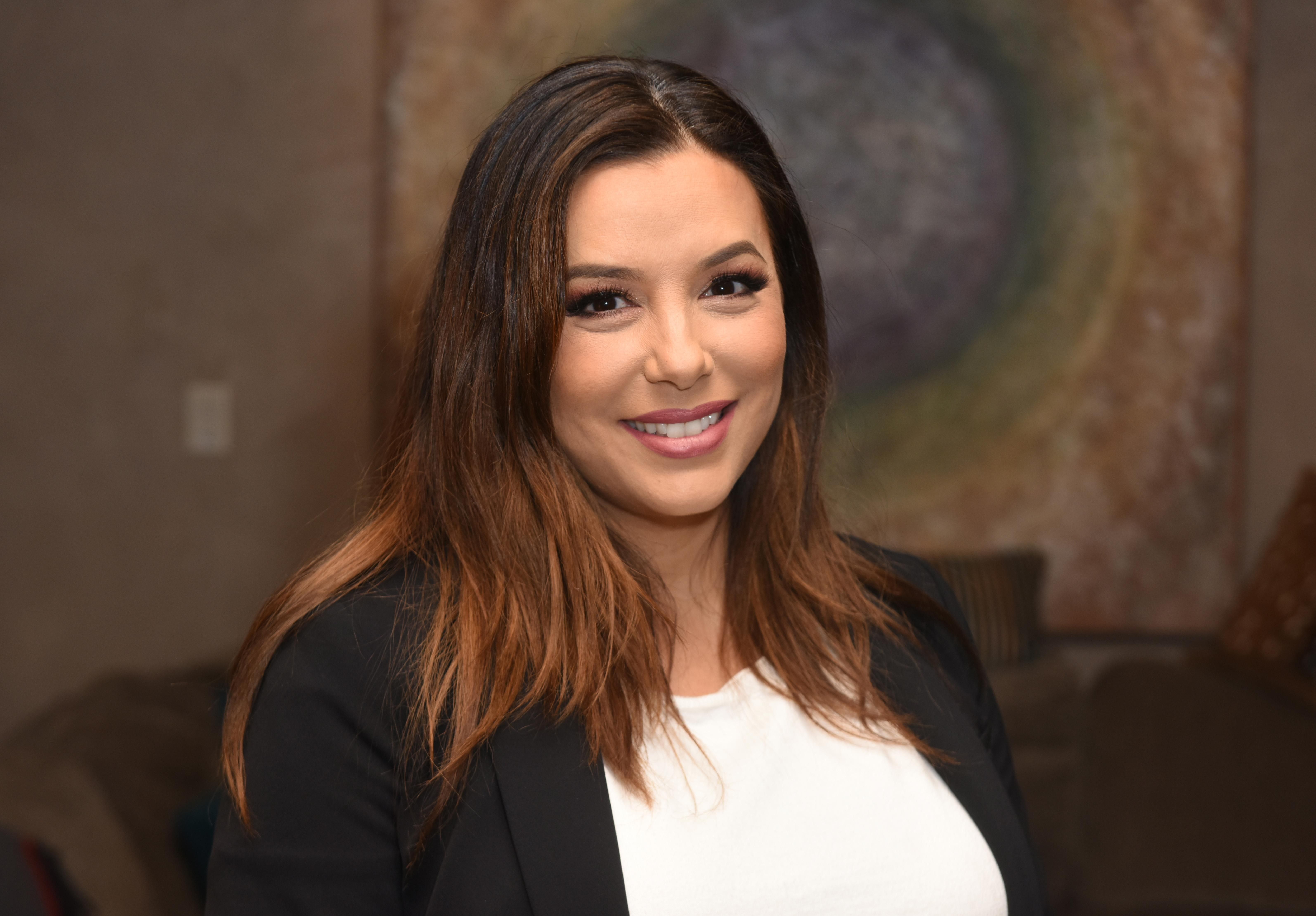 В лосинах і без макіяжу: Єва Лонгорія вийшла на прогулянку з 4-місячним сином В лосинах і без макіяжу: Єва Лонгорія вийшла на прогулянку з 4-місячним сином