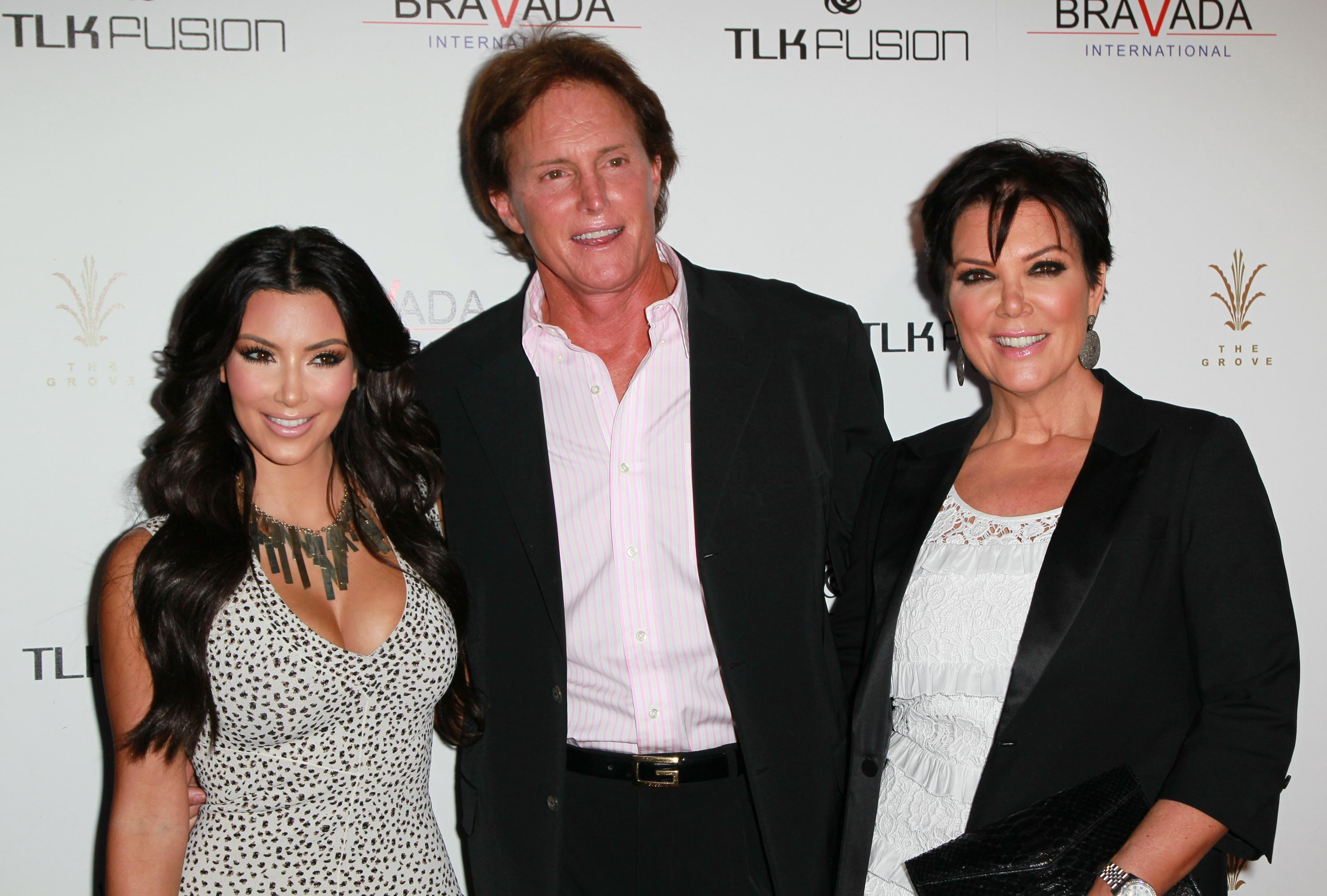 Я истерически плакала: как впервые отреагировала Ким Кардашян на отчима в женской одежде