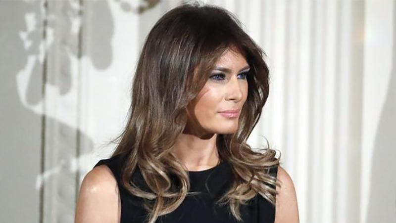 Мелания Трамп появилась на официальную встречу в приталенном платье: эффектные фото Мелания Трамп появилась на официальную встречу в приталенном платье: эффектные фото