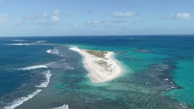 Після стихійного лиха під воду пішов один з Гавайських островів: фото та відео Після стихійного лиха під воду пішов один з Гавайських островів: фото та відео