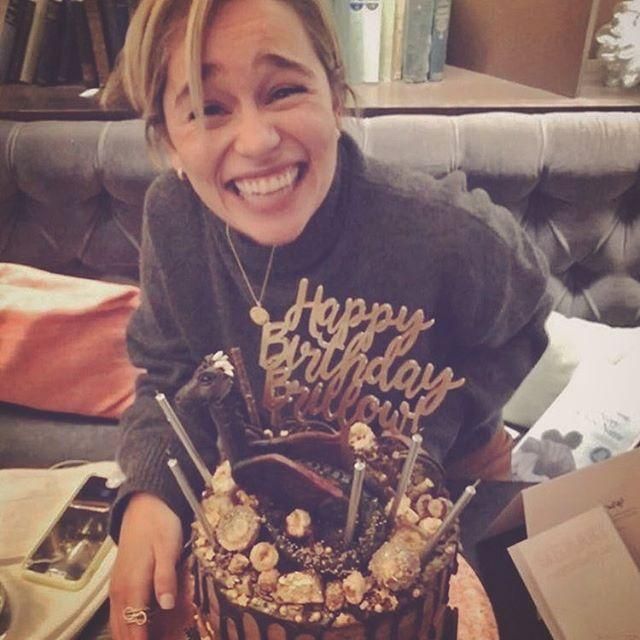 Зірка "Гри престолів" Емілія Кларк закрутила роман з відомим режисером Зірка "Гри престолів" Емілія Кларк закрутила роман з відомим режисером