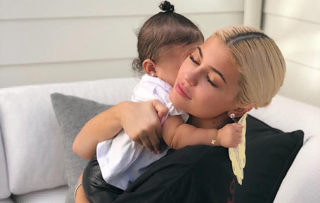 Кайли Дженнер с возлюбленным приобрела роскошное поместье в Беверли-Хиллз Кайли Дженнер с возлюбленным приобрела роскошное поместье в Беверли-Хиллз