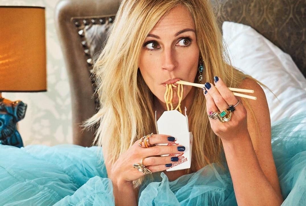 Вечернее платье и тапки-кролики: Джулия Робертс очаровала образами в новой фотосессии для глянца Вечернее платье и тапки-кролики: Джулия Робертс очаровала образами в новой фотосессии для глянца