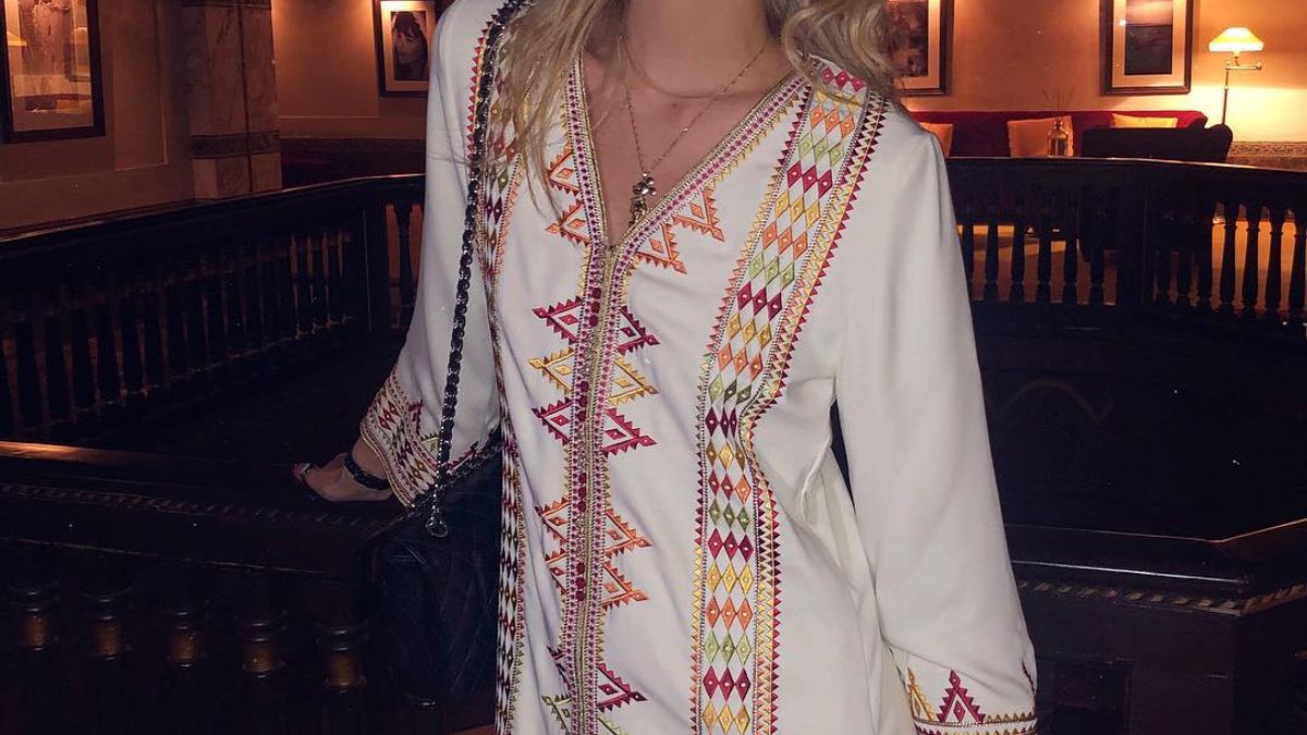 Популярна блогерка К'яра Ферраньї приміряла традиційний марокканський одяг: яскраві фото