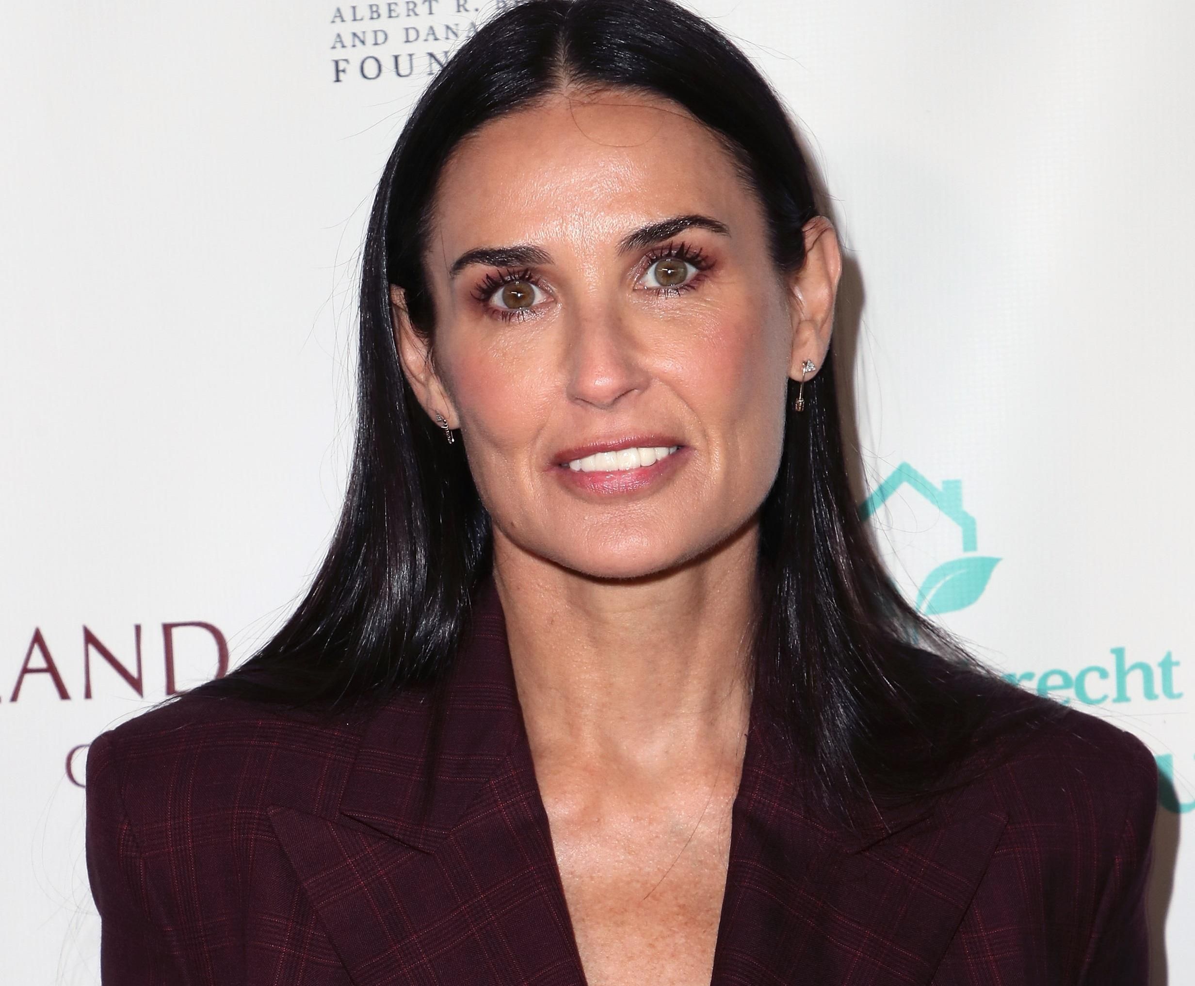 Шлях самознищення: Демі Мур виступила з емоційною промовою про труднощі у кар'єрі Шлях самознищення: Демі Мур виступила з емоційною промовою про труднощі у кар'єрі