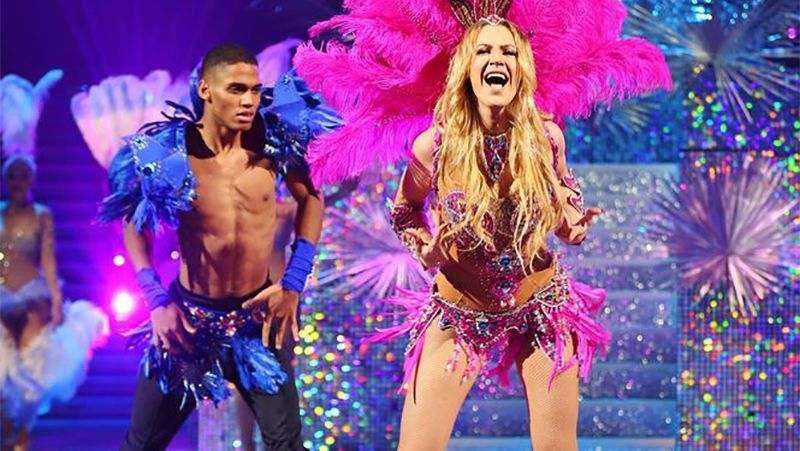 Во время шоу "Танцы со звездами 2018" Леся Никитюк удивила неожиданной выходкой: курьезное видео Во время шоу "Танцы со звездами 2018" Леся Никитюк удивила неожиданной выходкой: курьезное видео