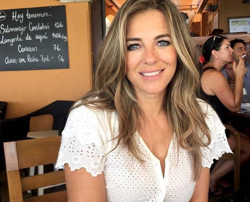 Утро на Мальдивах: 53-летняя британка Элизабет Херли показала соблазнительную фигуру в бикини