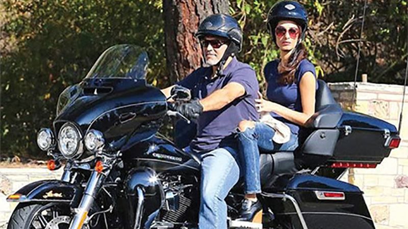 Джордж Клуни выставил на продажу свой мотоцикл: известна причина