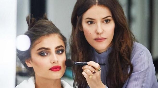 Макіяж як у Тейлор Хілл: Топ-10 порад від зіркового візажиста Лізи Елдрідж Макіяж як у Тейлор Хілл: Топ-10 порад від зіркового візажиста Лізи Елдрідж