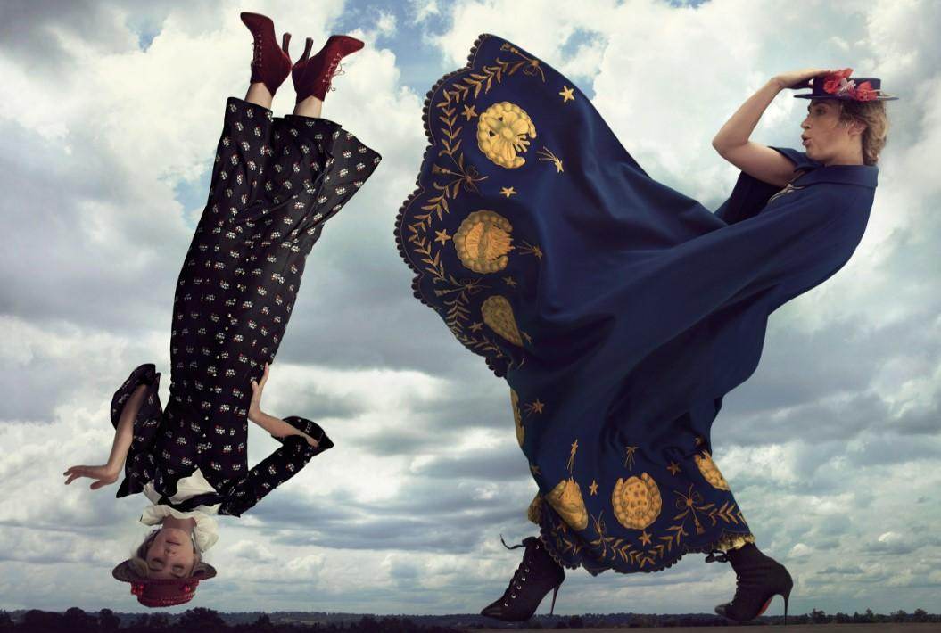 Эмили Блант снялась для обложки глянца в образе Мэри Поппинс: яркие фото