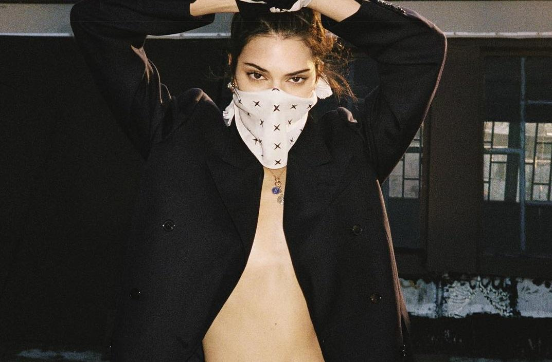 Кендалл Дженнер посветила обнаженным телом в бунтарском образе: провокационные фото