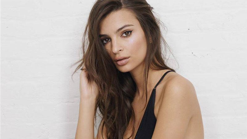 Это как сексуальный журнал, – Эмили Ратаковски объяснила, почему публикует горячие фото