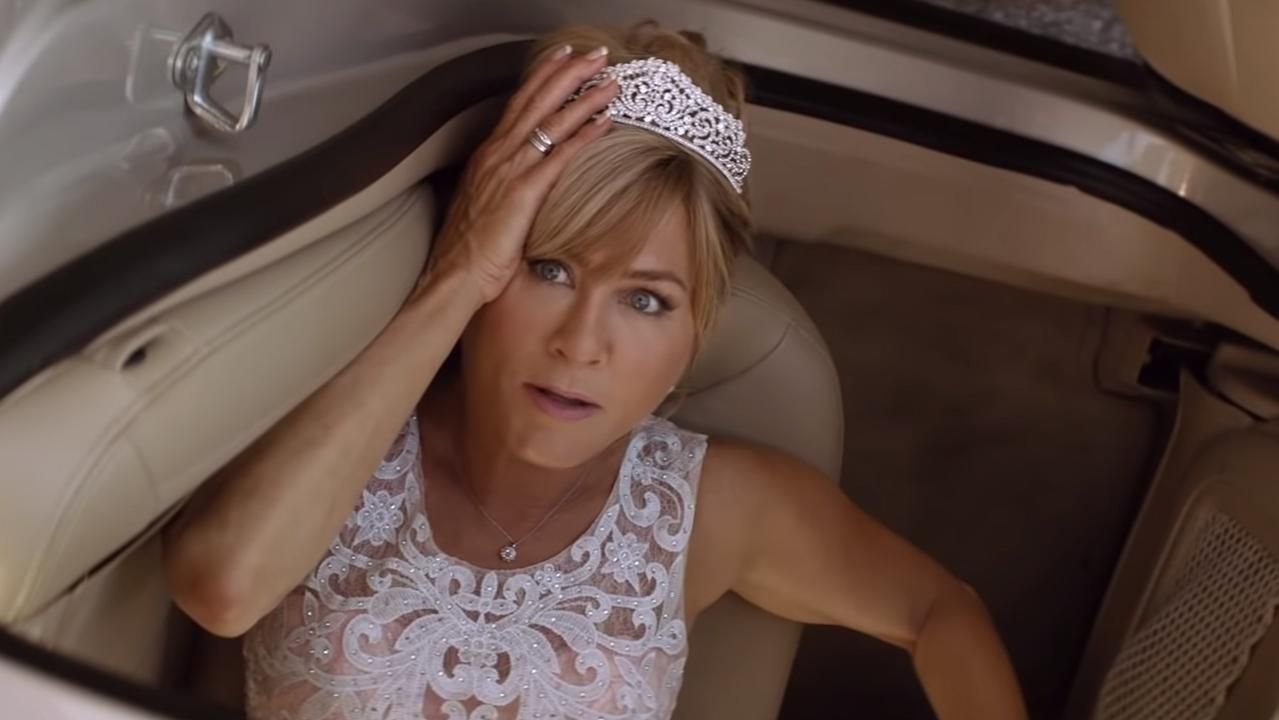 Дженнифер Энистон покоряет сеть в первом официальном трейлере фильма "Dumplin" ( "Пышка") Дженнифер Энистон покоряет сеть в первом официальном трейлере фильма "Dumplin" ( "Пышка")