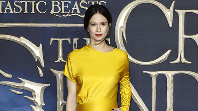 Звезда "Фантастических тварей" Кэтрин Уотерстон беременна первенцем: очаровательные фото