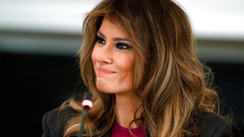 Голливудская актриса пошутила с обнаженного фото Мелании Трамп: пикантные детали Голливудская актриса пошутила с обнаженного фото Мелании Трамп: пикантные детали