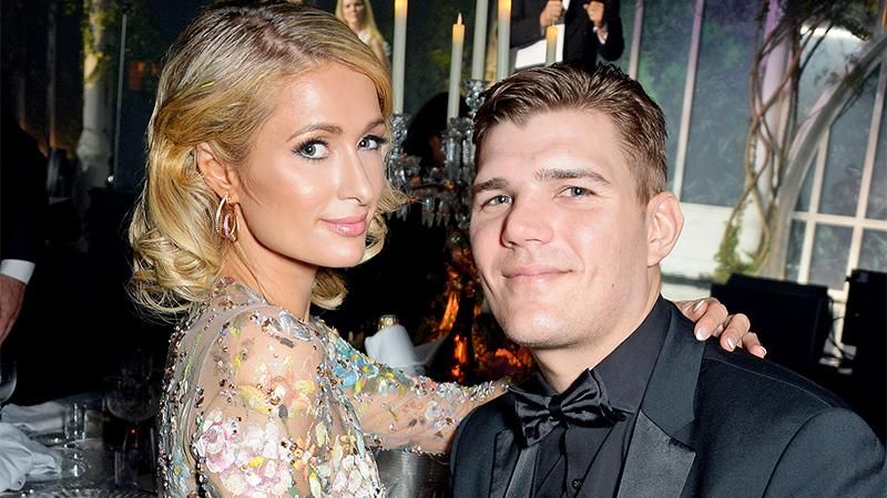 Екс-наречений Періс Хілтон вимагає повернути йому каблучку за 2 мільйони доларів, – ЗМІ Екс-наречений Періс Хілтон вимагає повернути йому каблучку за 2 мільйони доларів, – ЗМІ