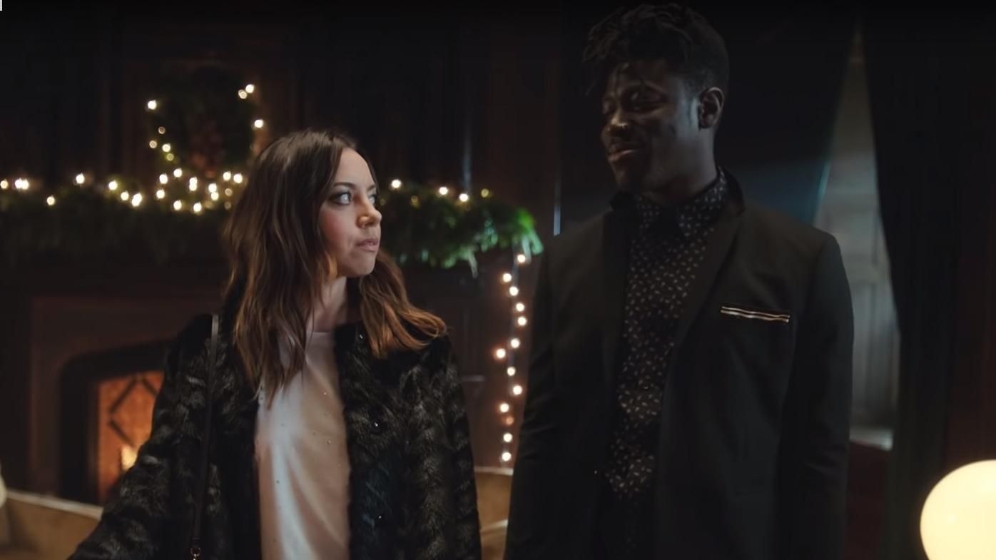 В предвкушении Рождества: бренд H&M поделился первым снятым мини-сериалом В предвкушении Рождества: бренд H&M поделился первым снятым мини-сериалом