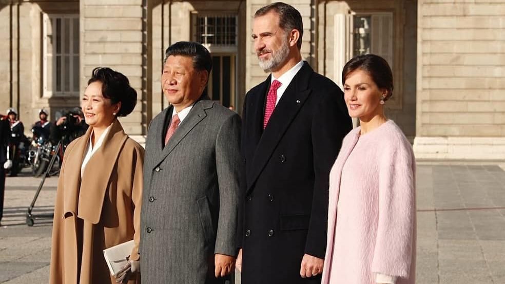 Королева Летиція приймає сім'ю президента Китаю: яскраві фото