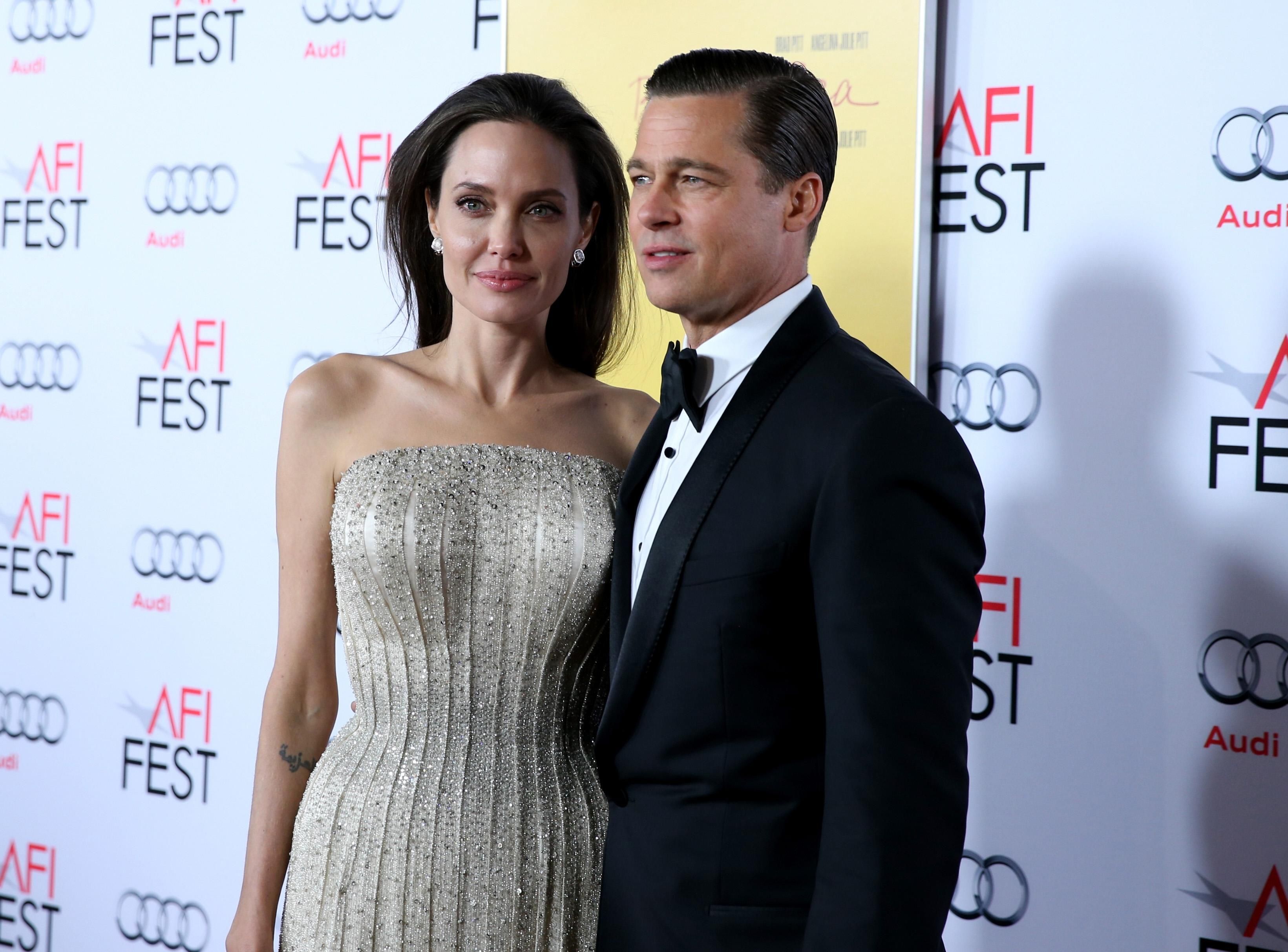 Голливудское перемирие: Анджелина Джоли и Брэд Питт подписали соглашение по опеке над детьми