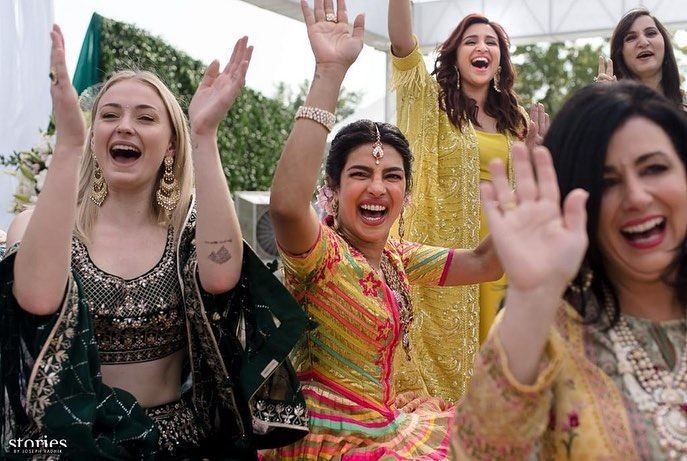 Індійське весілля Пріянки Чопри і Ніка Джонаса: з'явилися перші фото з церемонії мехенді