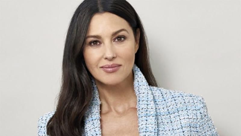 54-летняя Моника Беллуччи снялась в стильном наряде для глянца: эффектные фото 54-летняя Моника Беллуччи снялась в стильном наряде для глянца: эффектные фото