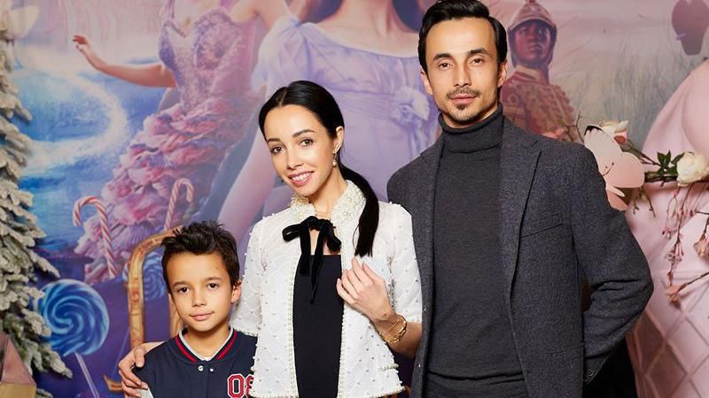 Катерина Кухар із сім'єю відвідала допрем'єрний показ фільму "Лускунчик і чотири королівства" Катерина Кухар із сім'єю відвідала допрем'єрний показ фільму "Лускунчик і чотири королівства"