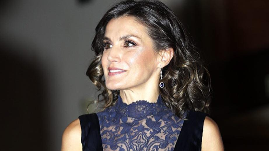 Королева Летиция поразила своим декольте: яркие фото